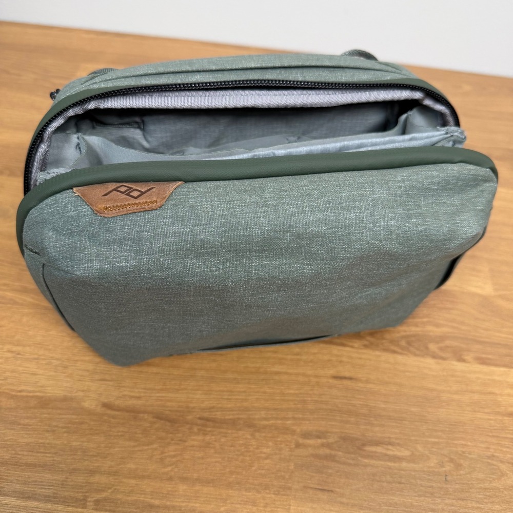 Peak Design Tech Pouch Sage Green Weatherproof Electronics Organizer Bag BTP-SG
